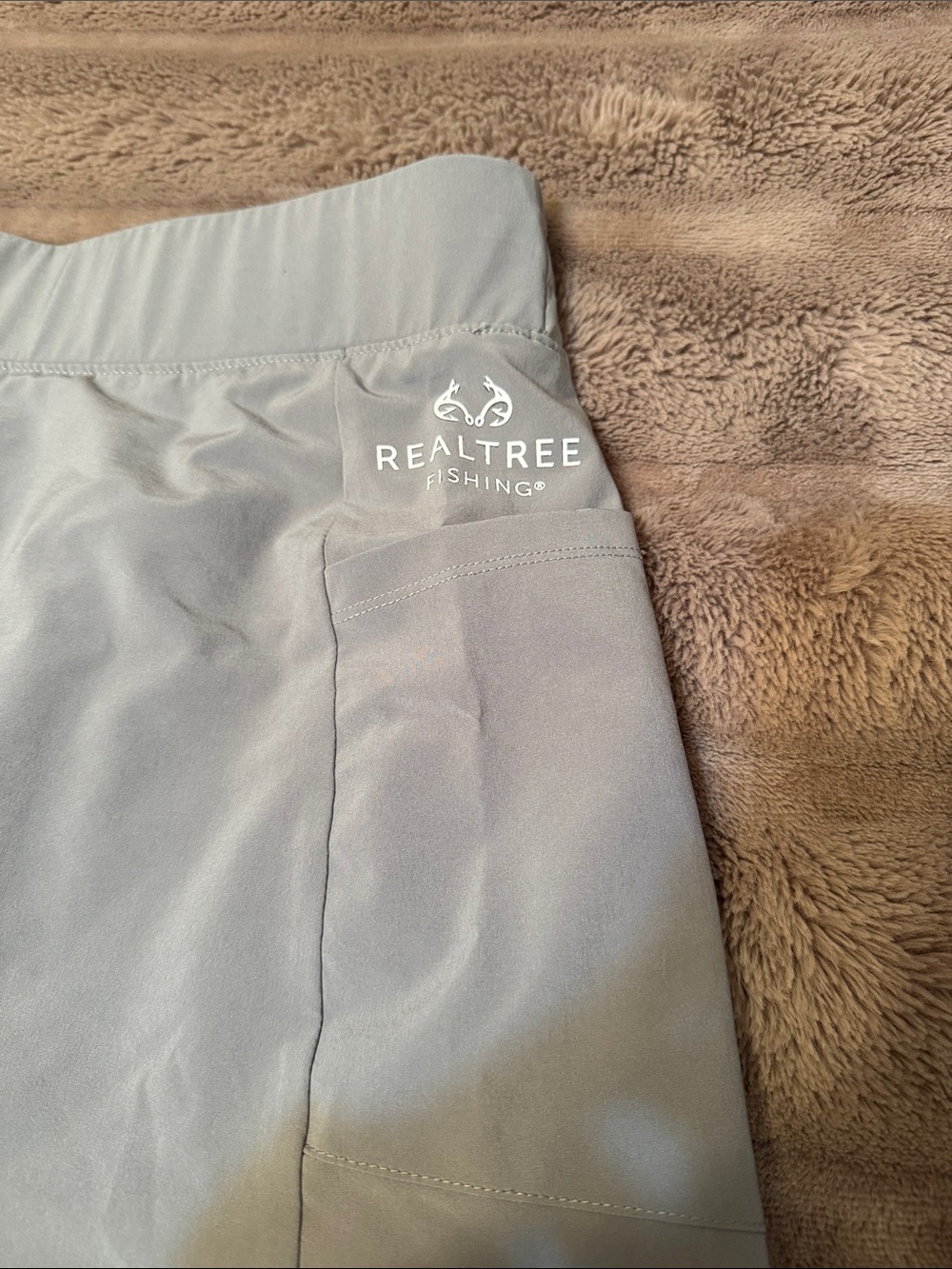 Realtree Women's Light Gray Athletic Skort with Logo - Picture 2 of 6
